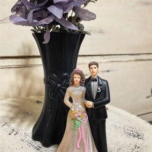 Vintage Black Ceramic Vase – Bonus Bride & Groom Cake Topper Included